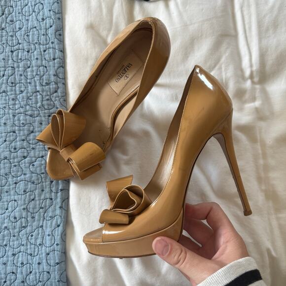 VALENTINO Patent Leather Pump With Bow Tan Size 37 peep toe casual - Picture 1 of 11